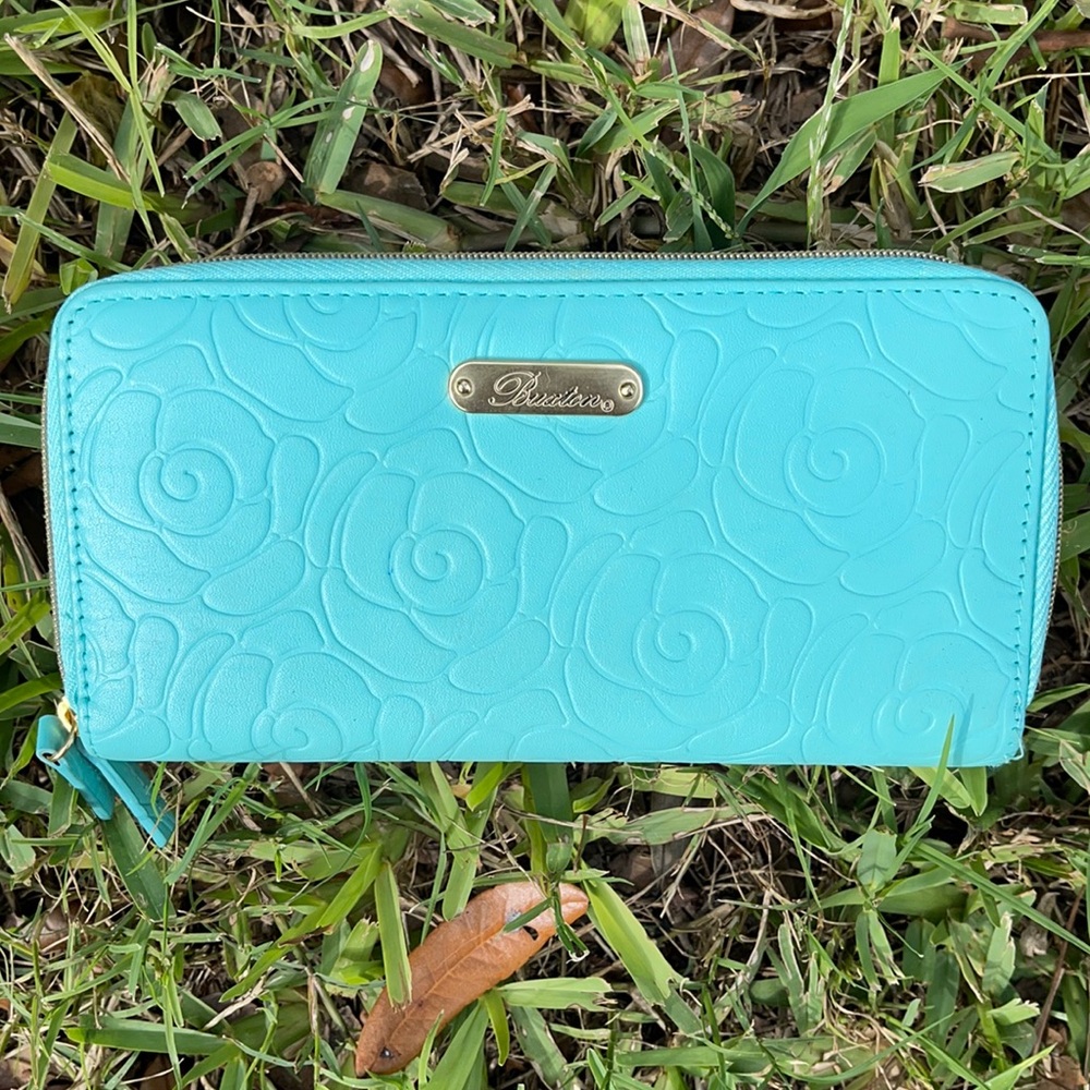 Buxton wallet.